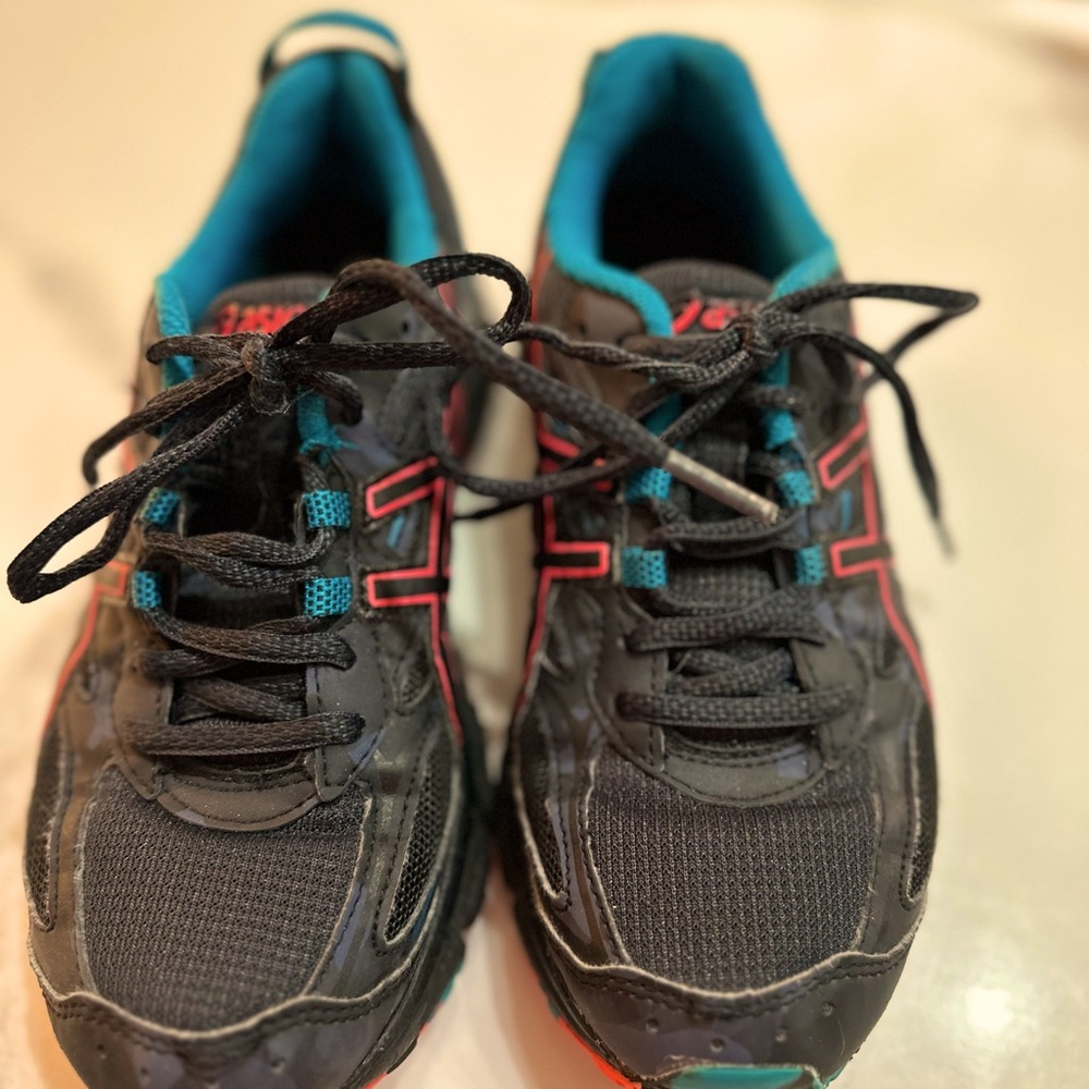 ASICS athetic shoe - Picture 4 of 4